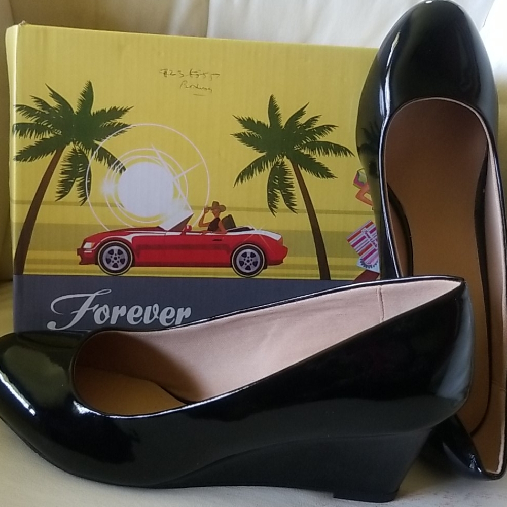Forever Black patent wedge